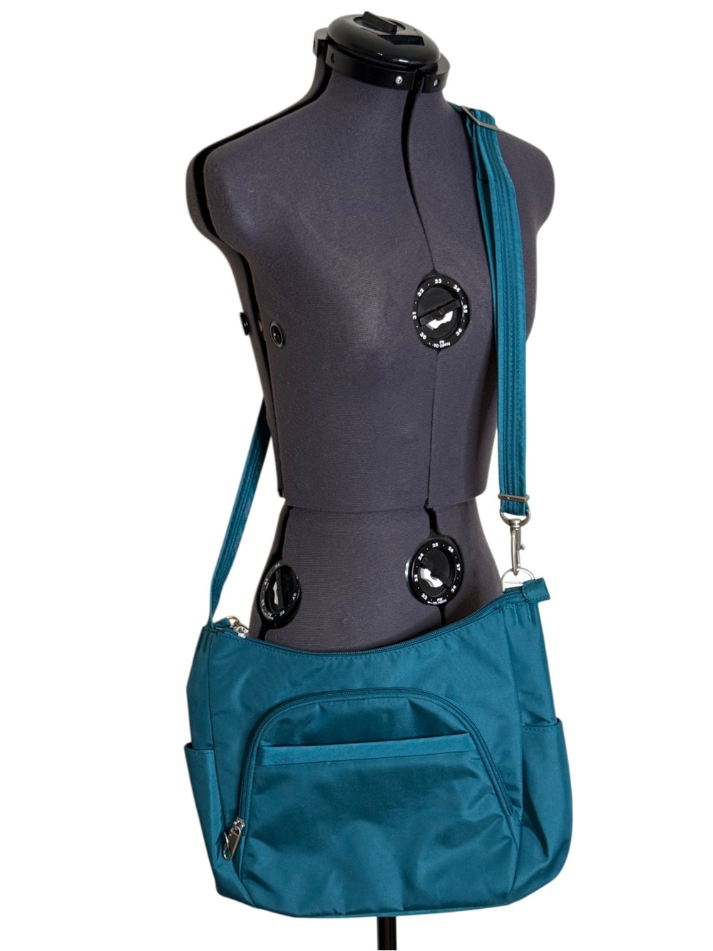 Travelon Anti-Theft Classic Crossbody Bucket Bag NWOT